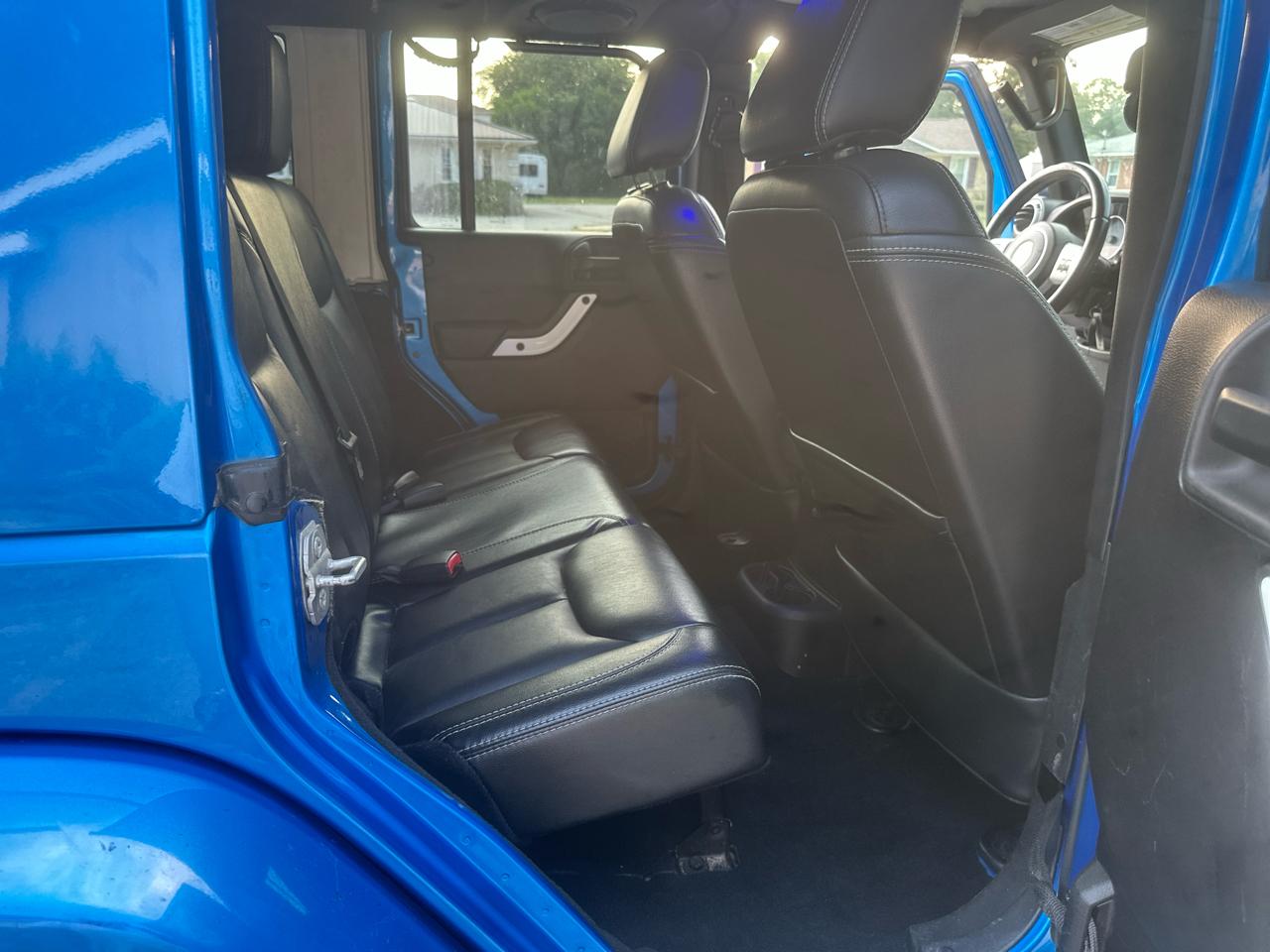 Jeep Wrangler Unlimited Sahara 4WD 2014