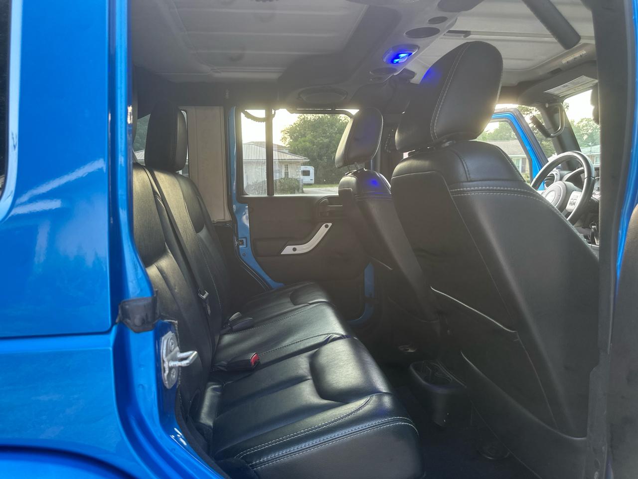 Jeep Wrangler Unlimited Sahara 4WD 2014