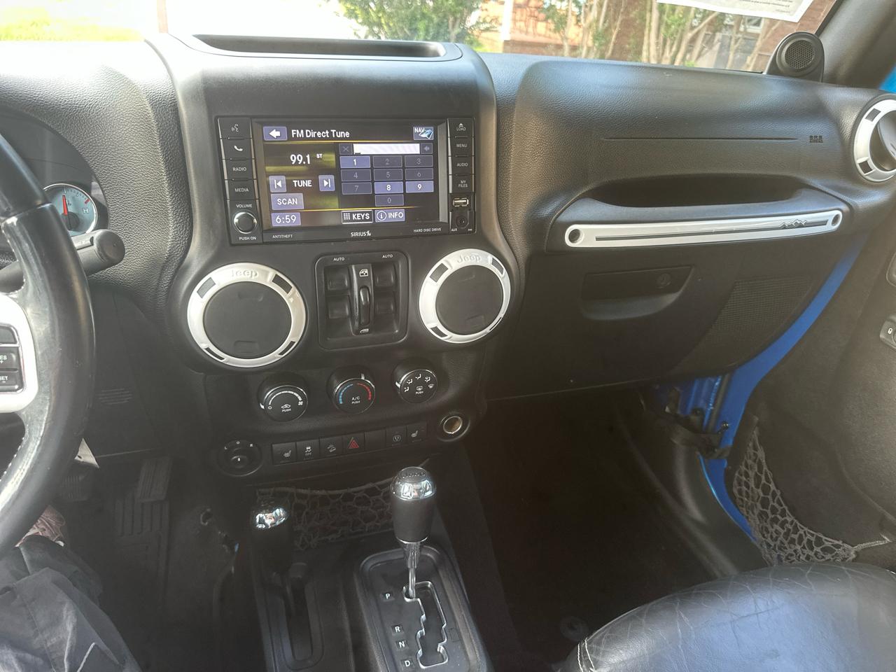 Jeep Wrangler Unlimited Sahara 4WD 2014