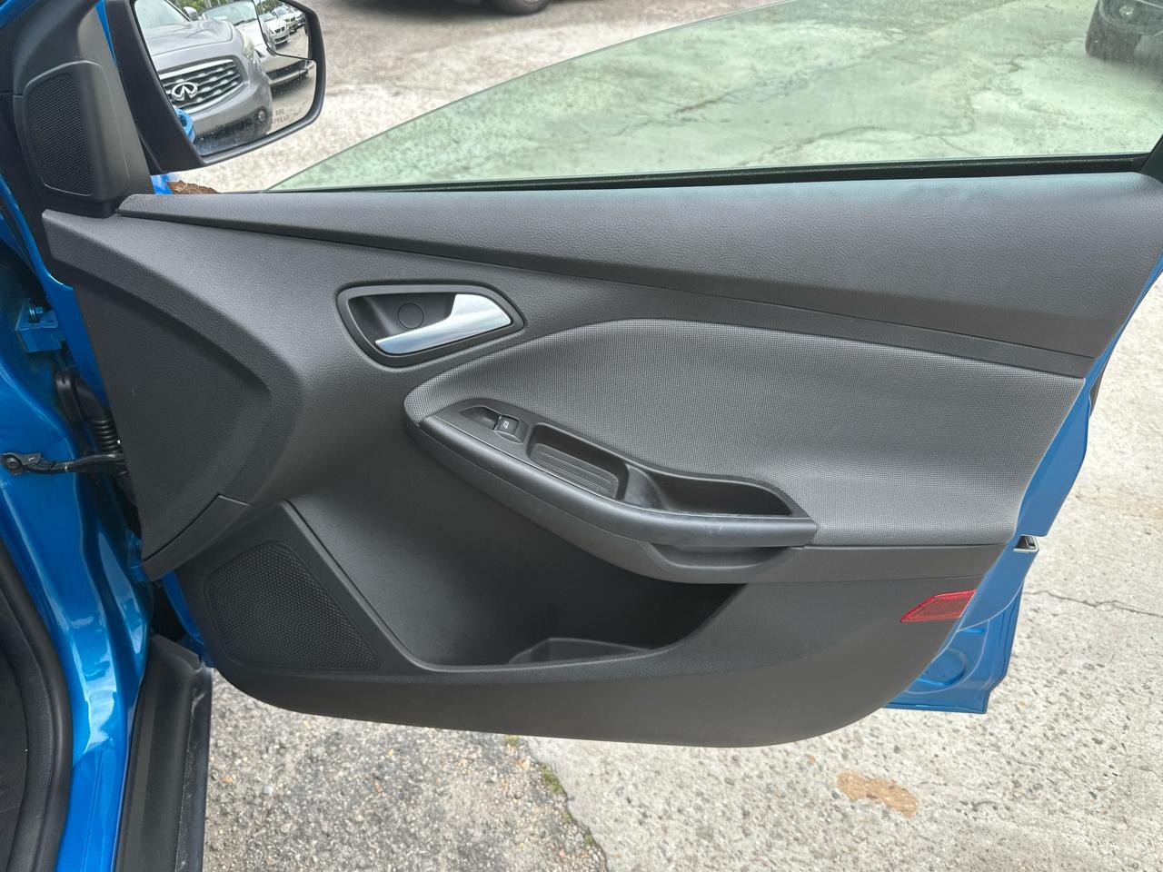 Ford Focus SE Hatch 2014