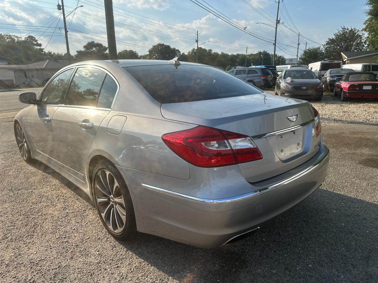 Hyundai Genesis 5.0L R-Spec 2013