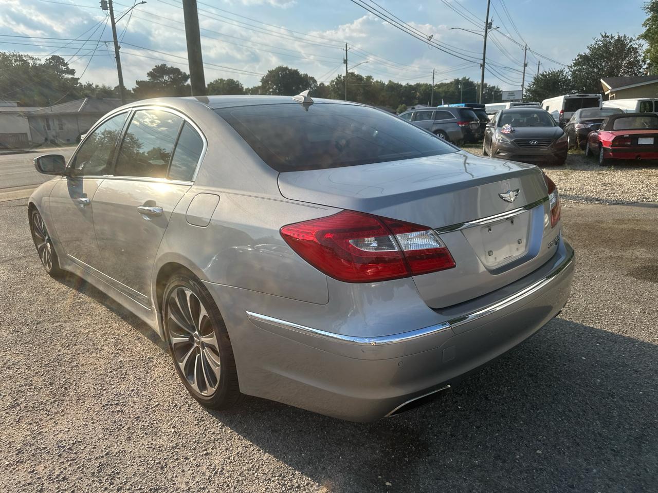 Hyundai Genesis 5.0L R-Spec 2013