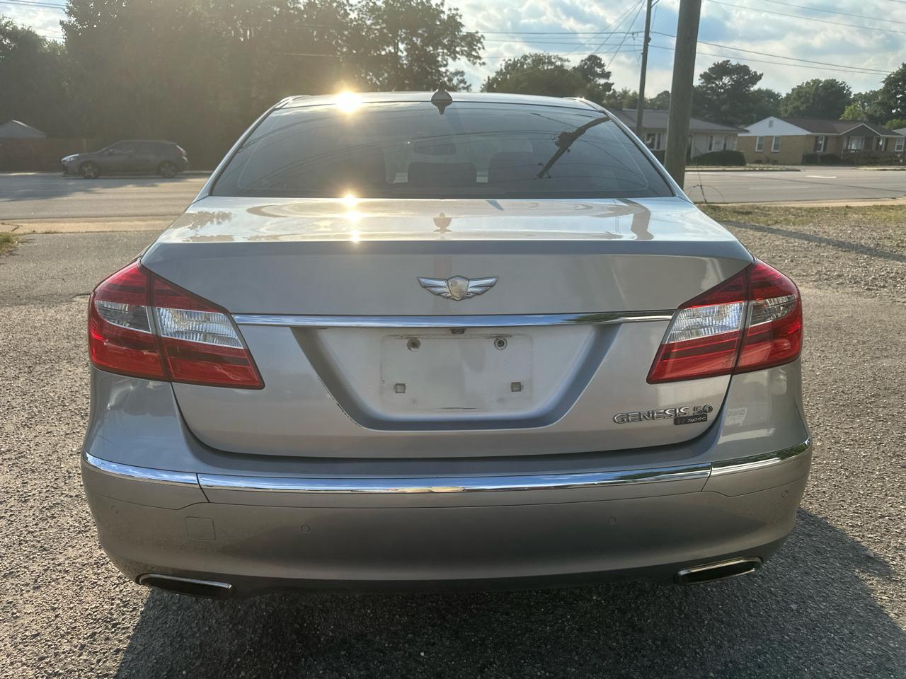Hyundai Genesis 5.0L R-Spec 2013