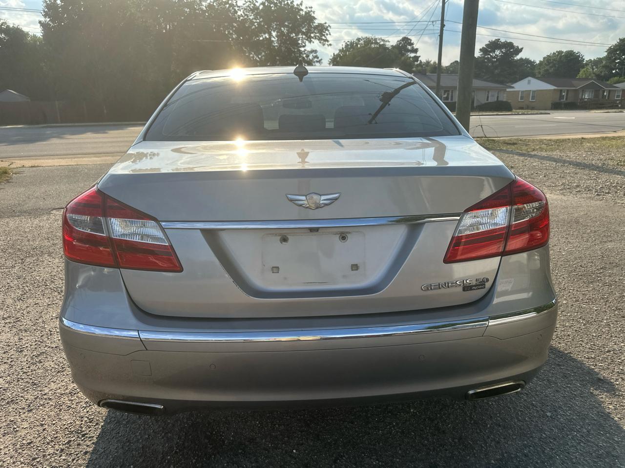 Hyundai Genesis 5.0L R-Spec 2013