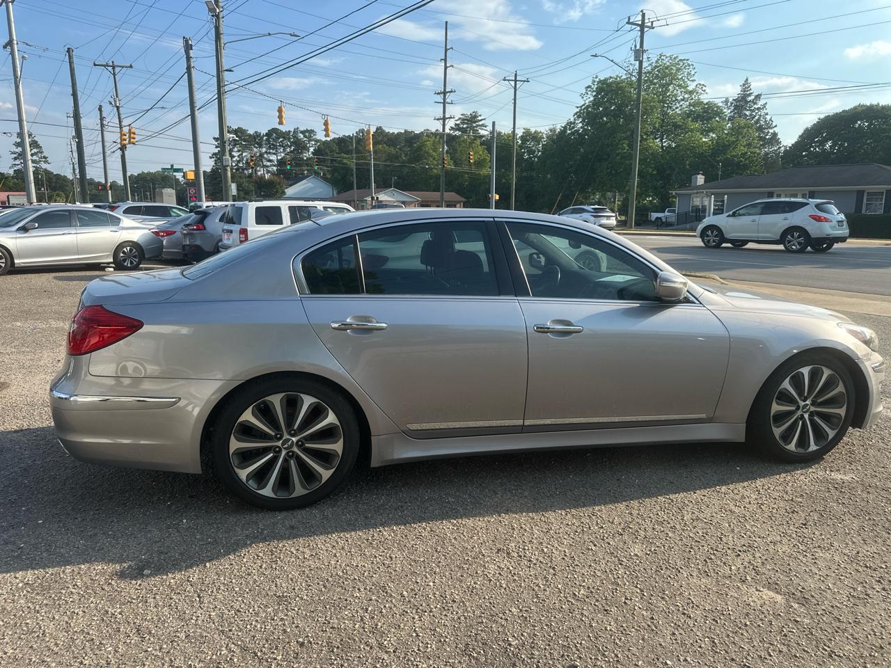 Hyundai Genesis 5.0L R-Spec 2013