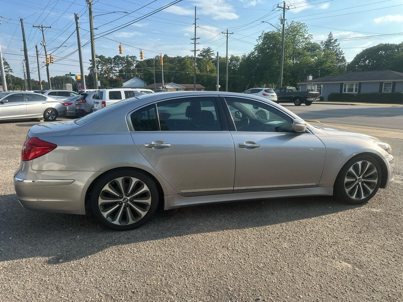 Hyundai Genesis 5.0L R-Spec 2013