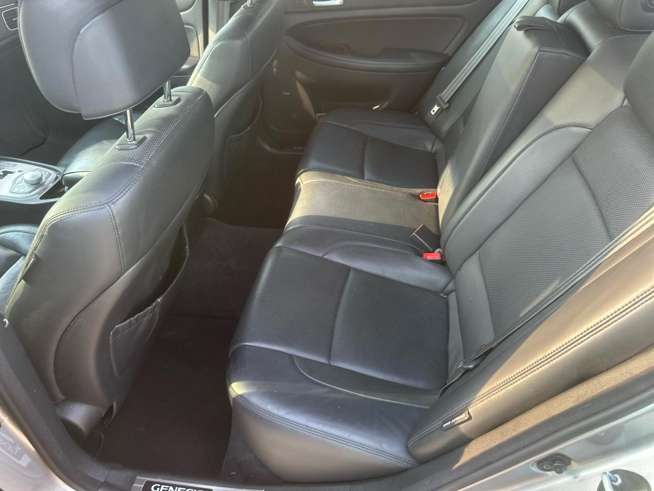 Hyundai Genesis 5.0L R-Spec 2013