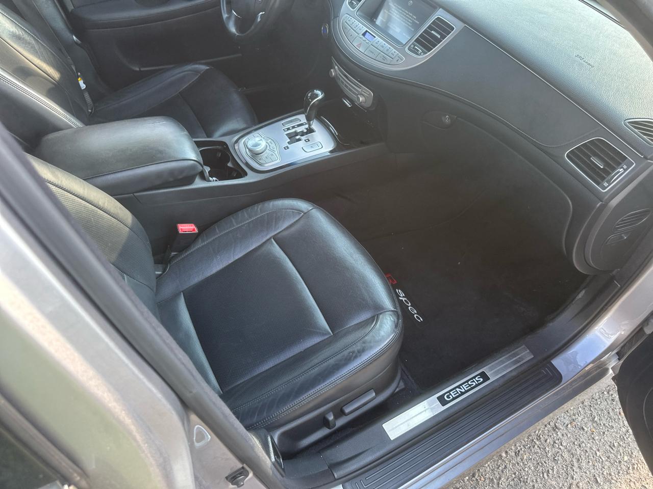 Hyundai Genesis 5.0L R-Spec 2013
