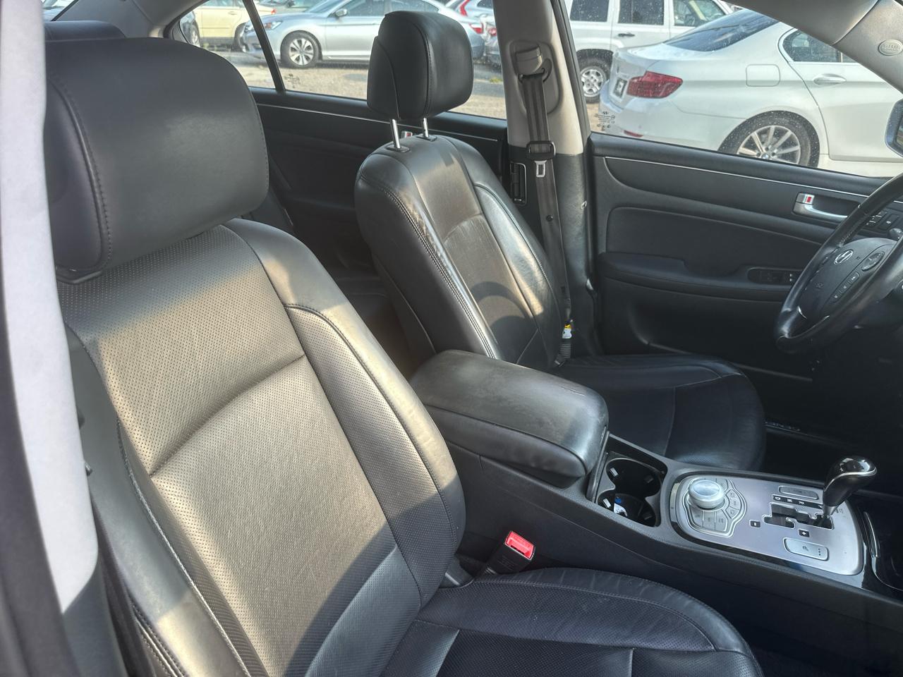 Hyundai Genesis 5.0L R-Spec 2013