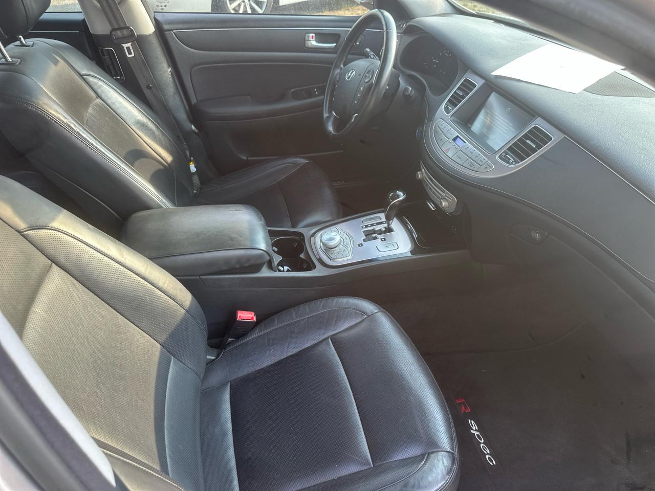 Hyundai Genesis 5.0L R-Spec 2013