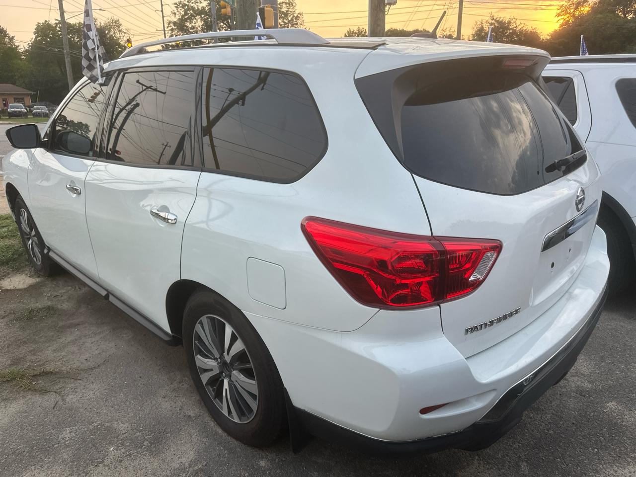 Nissan Pathfinder Platinum 2WD 2017