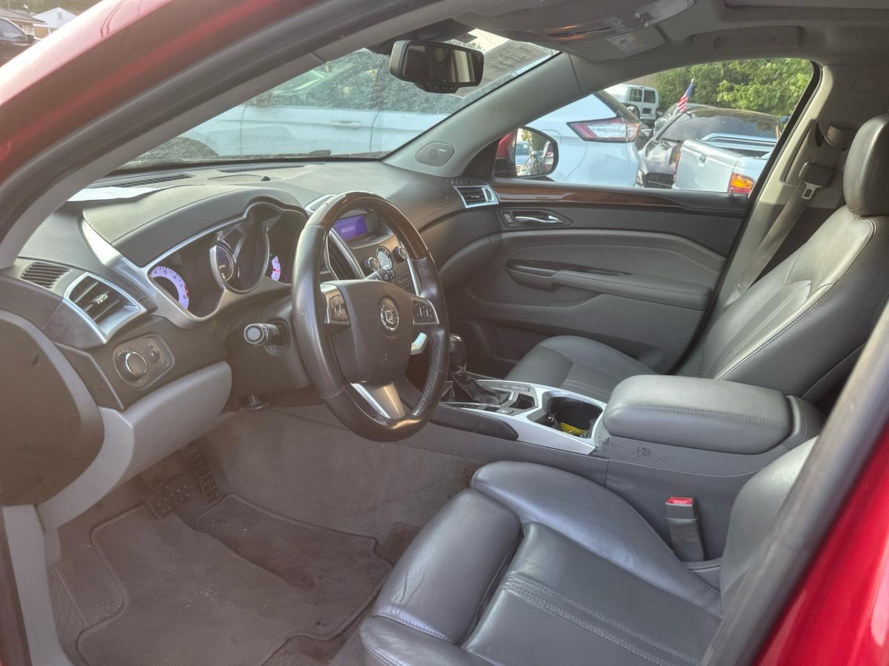 Cadillac SRX Luxury 2012