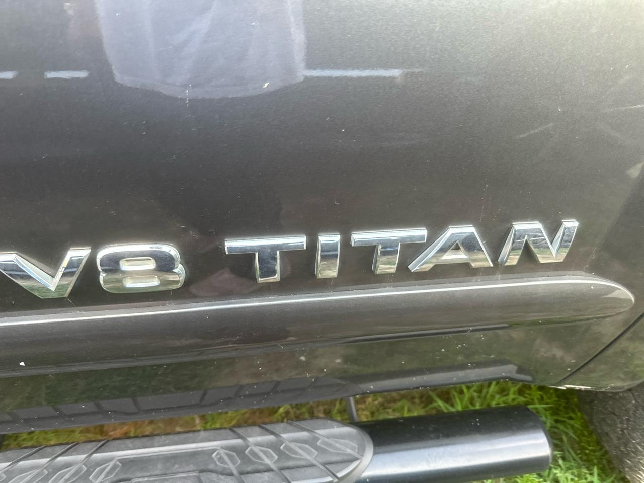 Nissan Titan PRO-4X Crew Cab 4WD SWB 2010