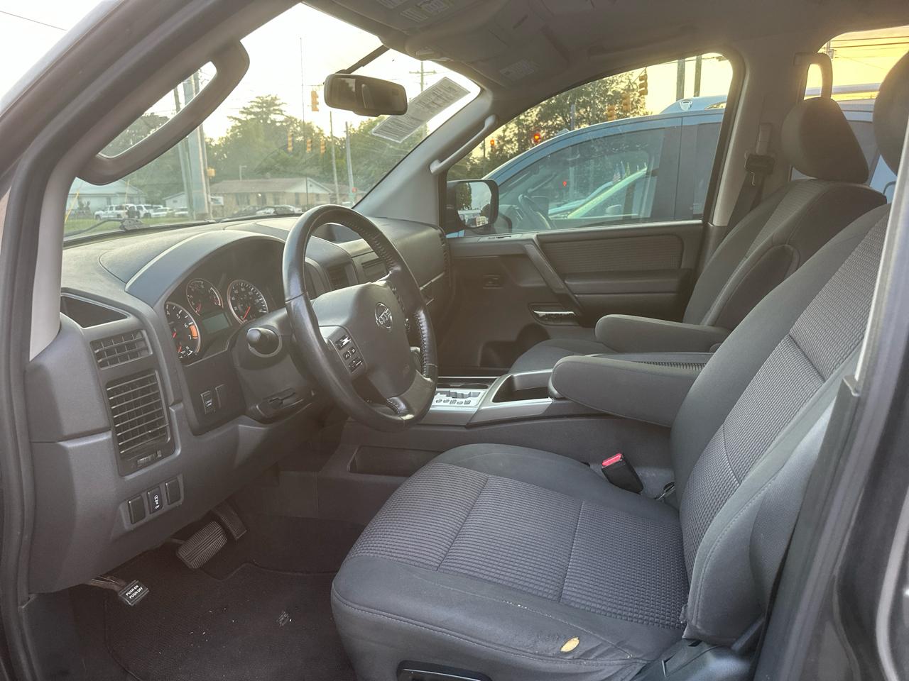 Nissan Titan PRO-4X Crew Cab 4WD SWB 2010