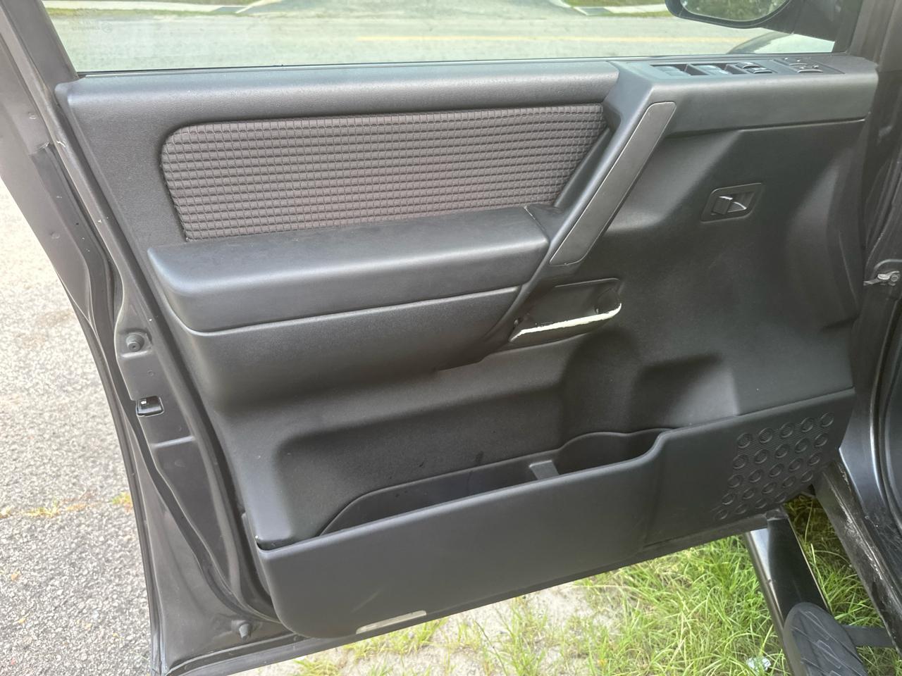 Nissan Titan PRO-4X Crew Cab 4WD SWB 2010