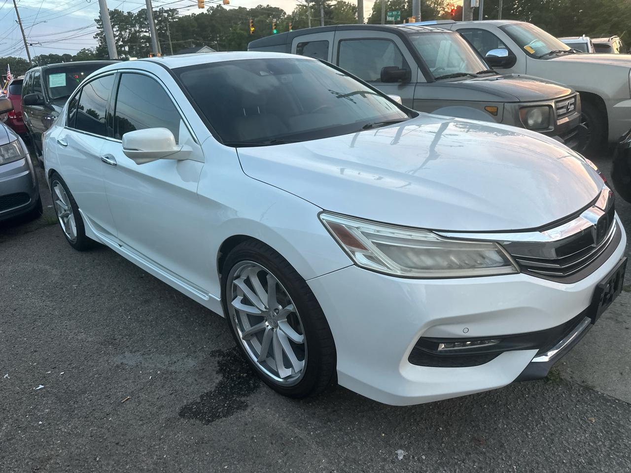 Honda Accord Touring V6 Sedan 6-Spd AT 2017