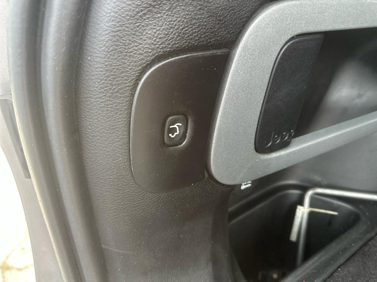 Jeep CHEROKEE L  2016