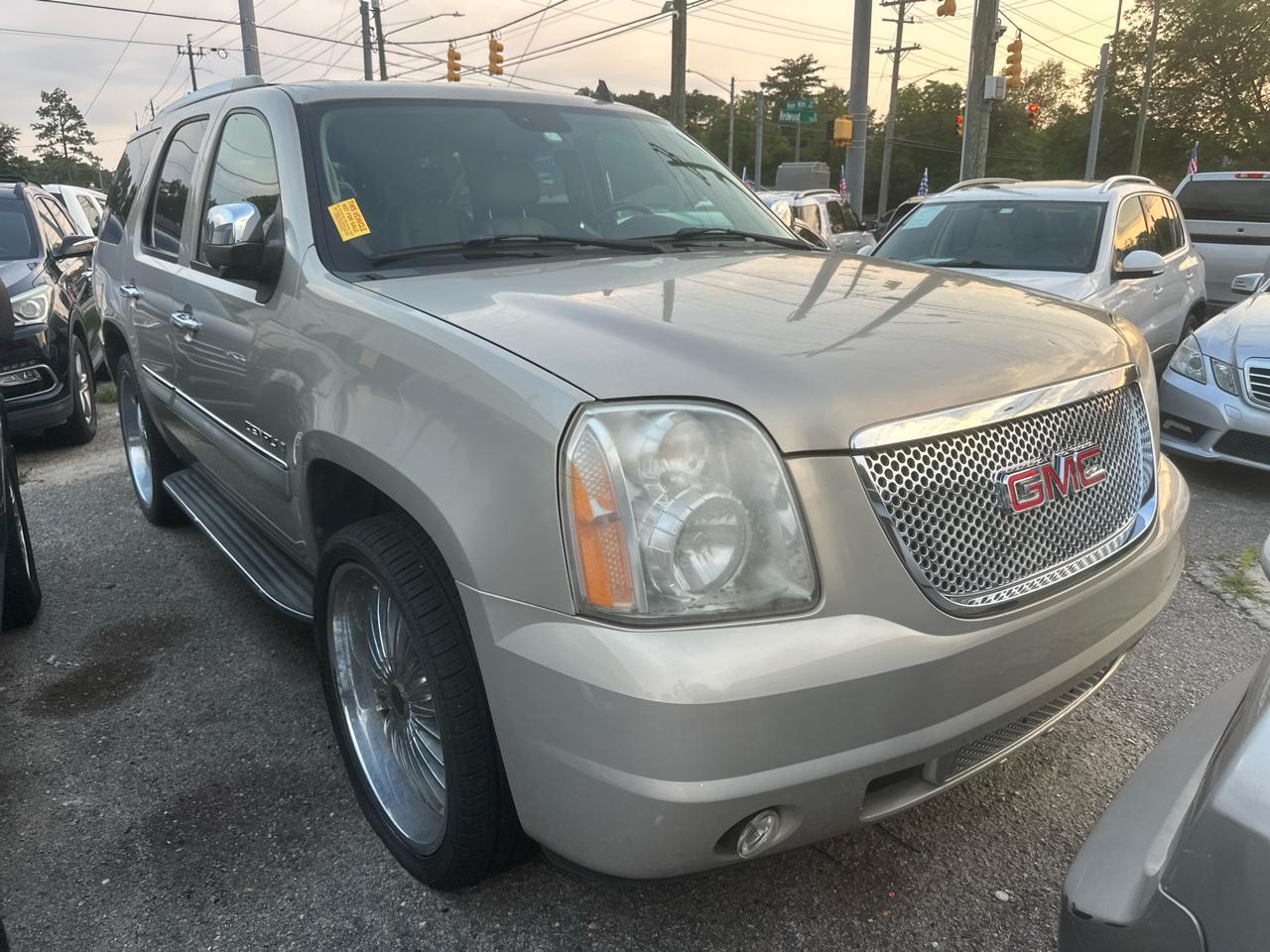 GMC Yukon Denali AWD 2008