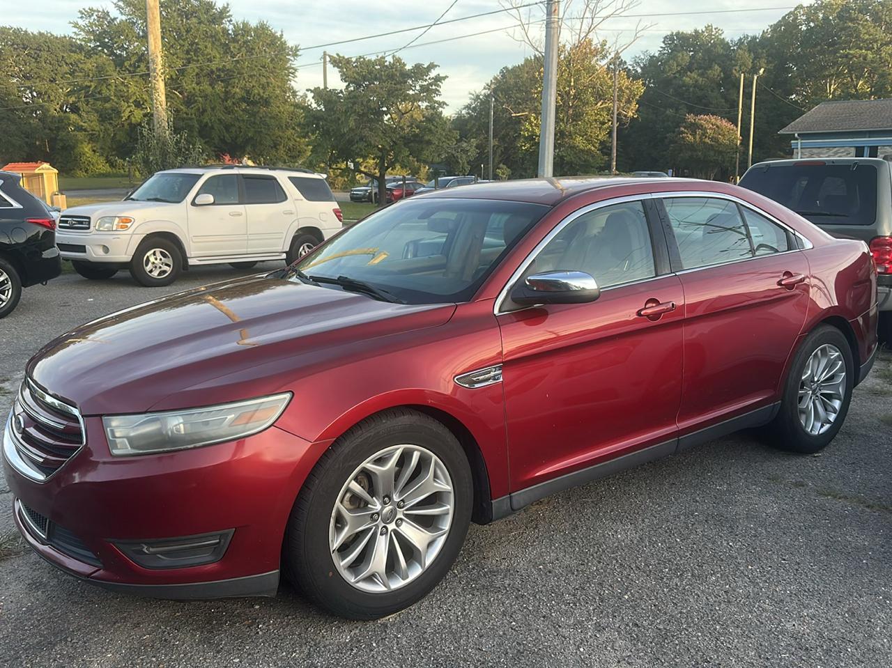 Ford Taurus Limited FWD 2013
