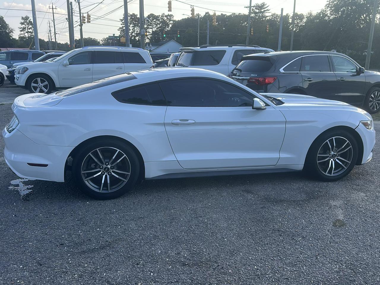 Ford Mustang EcoBoost Coupe 2016
