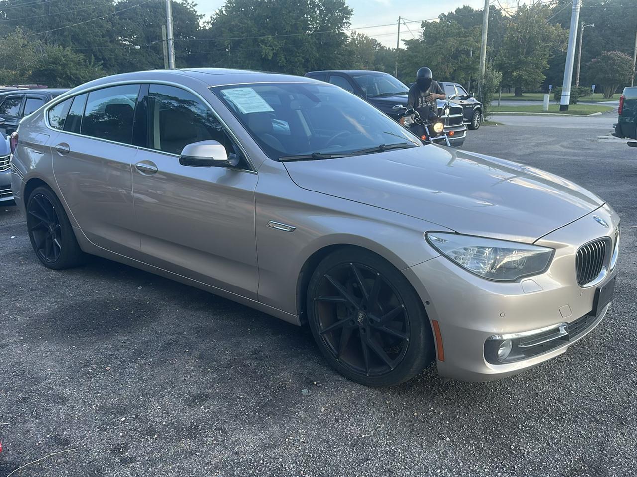 BMW 5-Series Gran Turismo 535xi GT 2014