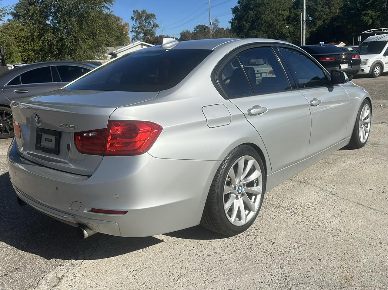 BMW 3-Series 335i Sedan 2012
