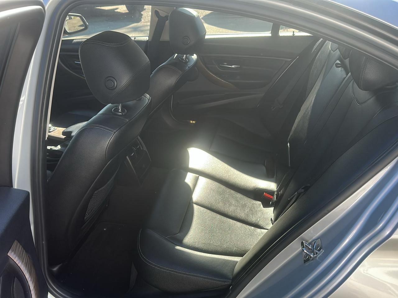 BMW 3-Series 335i Sedan 2012