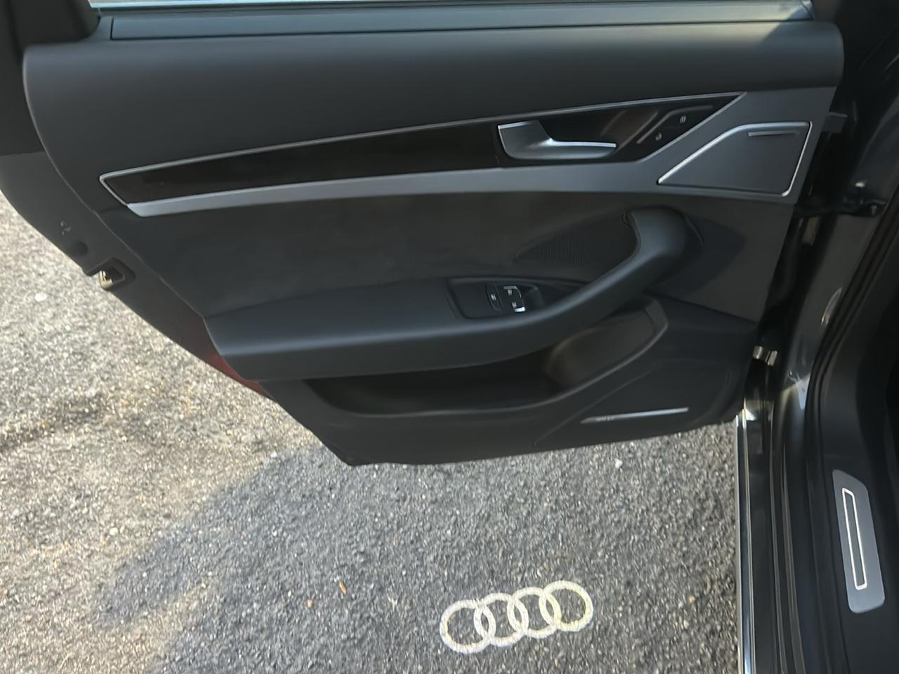Audi A8 3.0T quattro 2015