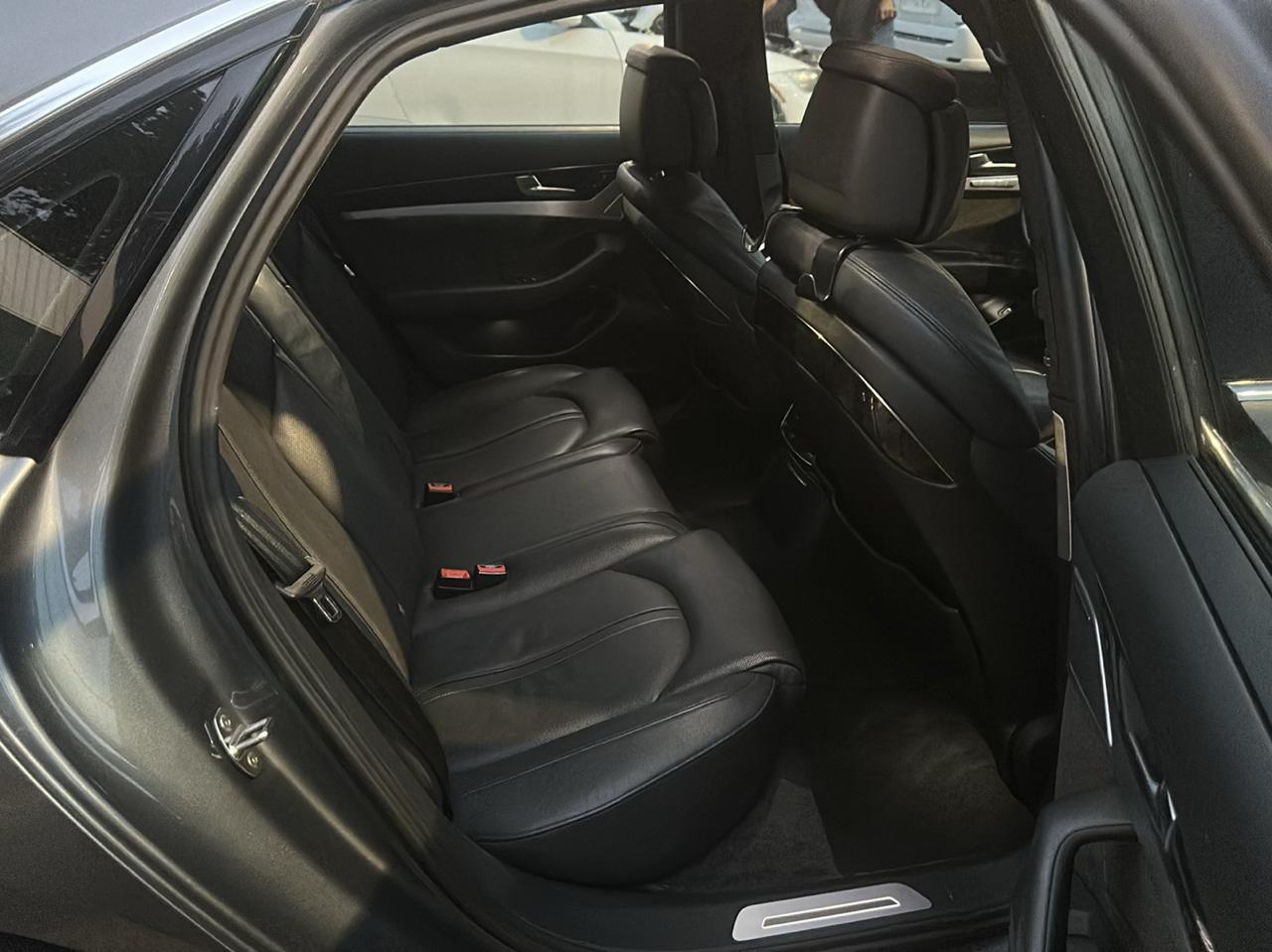 Audi A8 3.0T quattro 2015