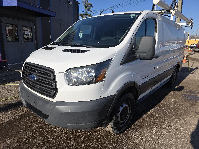 Ford Transit 250 Van Low Roof w/Sliding Pass. 130-in. WB 2015