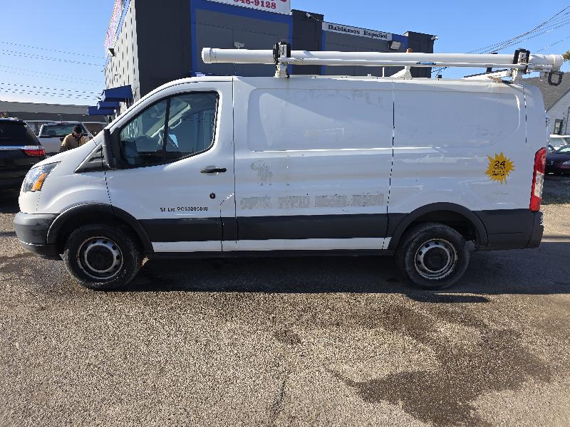 Ford Transit 250 Van Low Roof w/Sliding Pass. 130-in. WB 2015