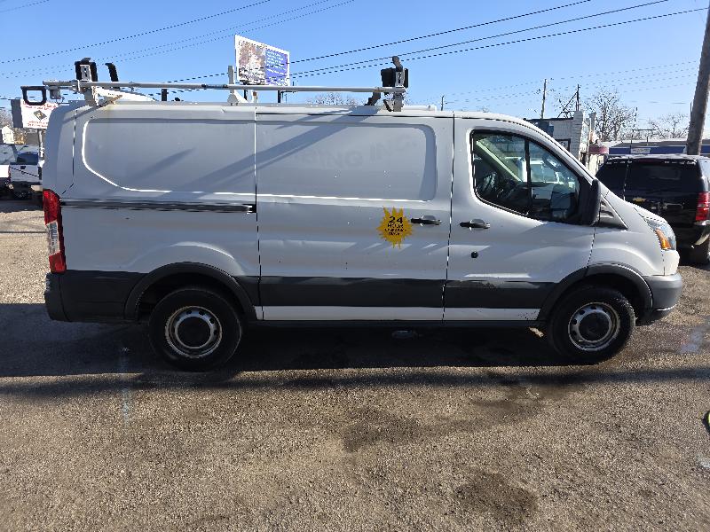Ford Transit 250 Van Low Roof w/Sliding Pass. 130-in. WB 2015