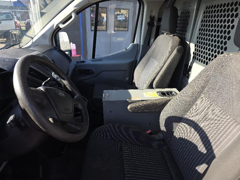 Ford Transit 250 Van Low Roof w/Sliding Pass. 130-in. WB 2015