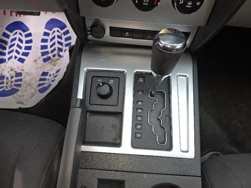 Dodge Nitro SXT 4WD 2010