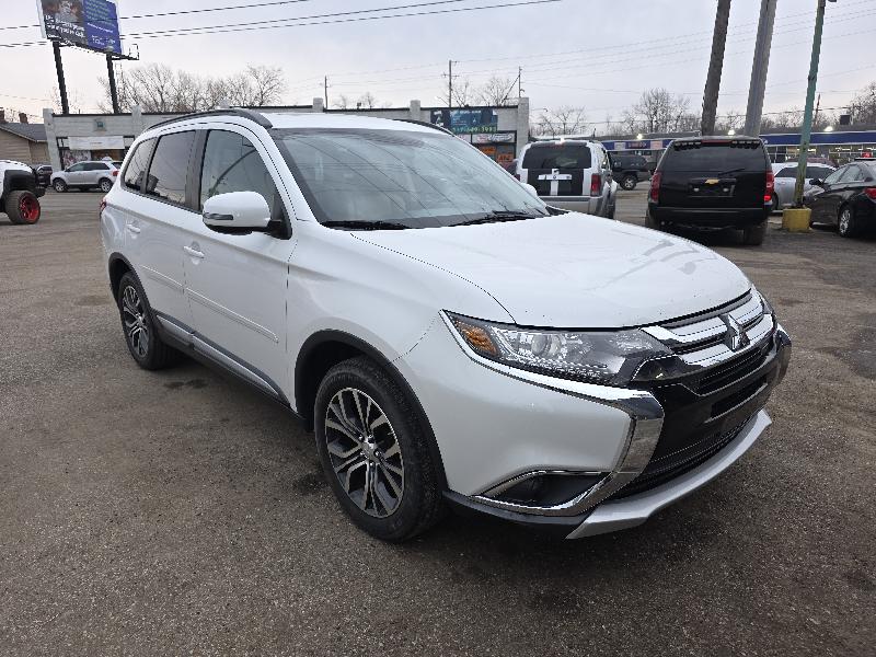 2016 Mitsubishi Outlander SEL's photo