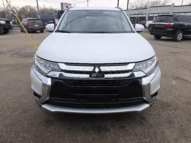 Mitsubishi Outlander SE 2WD 2016