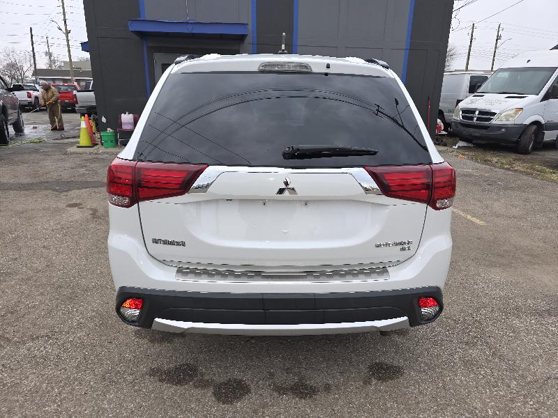 Mitsubishi Outlander SE 2WD 2016