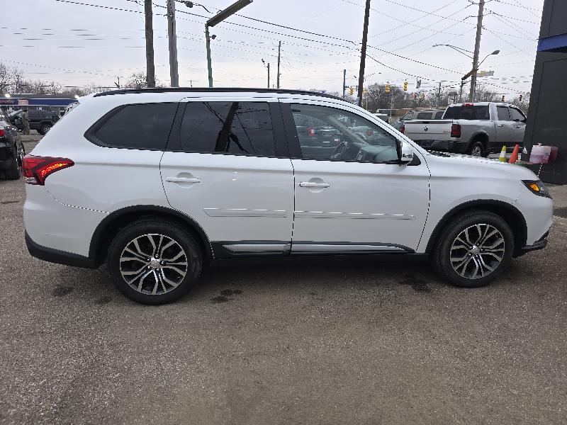 Mitsubishi Outlander SE 2WD 2016