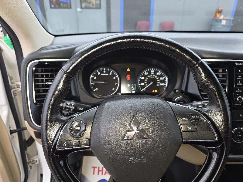 Mitsubishi Outlander SE 2WD 2016