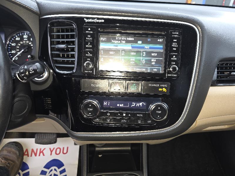 Mitsubishi Outlander SE 2WD 2016