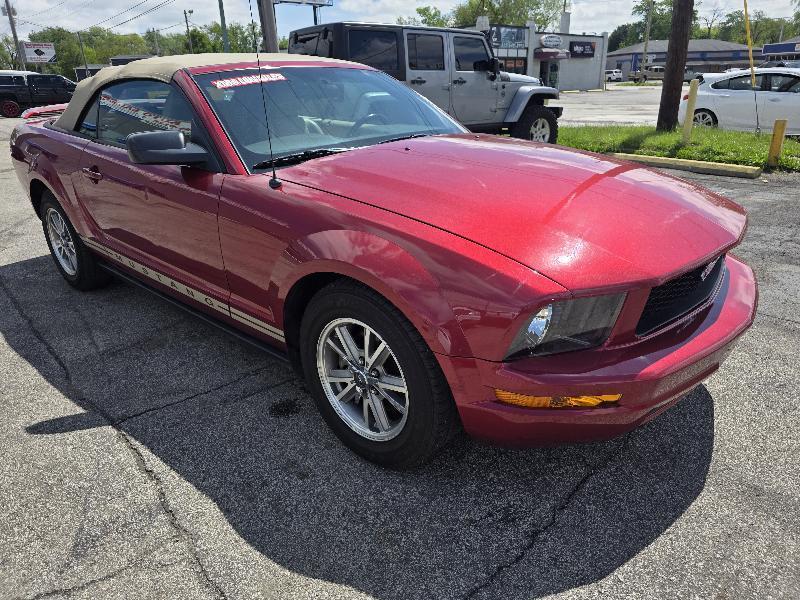 2005 Ford Mustang V6 Deluxe Convertible