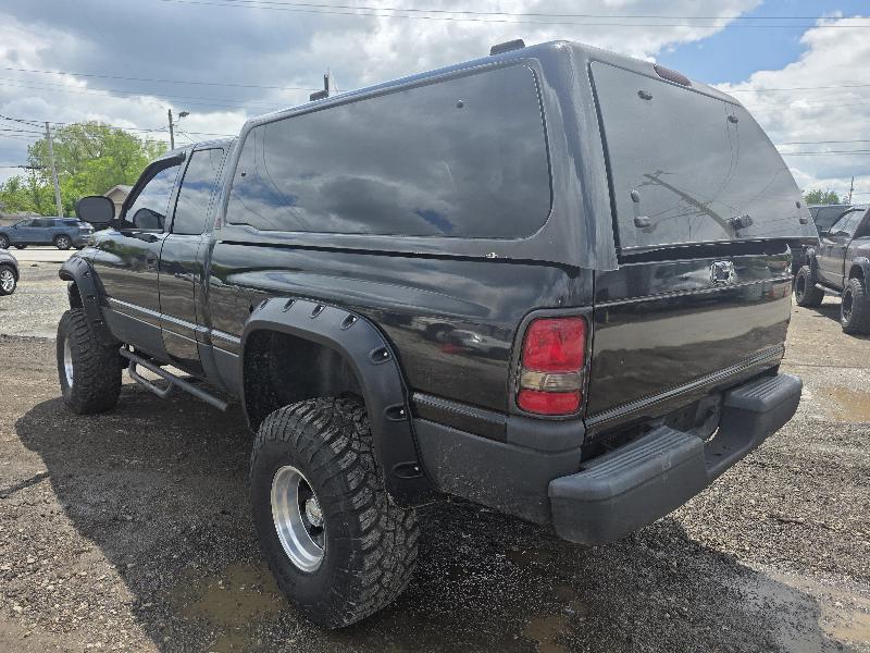 Dodge Ram 1500 Quad Cab Short Bed 4WD 2000