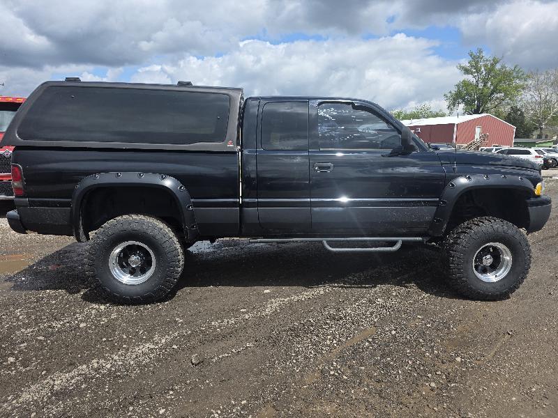 Dodge Ram 1500 Quad Cab Short Bed 4WD 2000