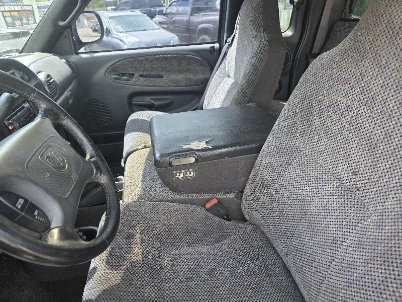 Dodge Ram 1500 Quad Cab Short Bed 4WD 2000
