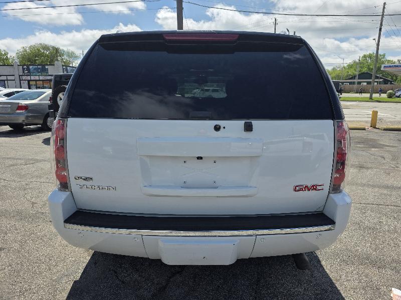 GMC Yukon Denali 4WD 2009