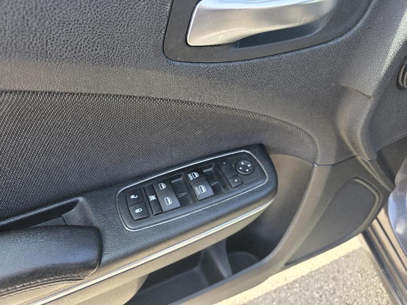 Dodge Charger SE 2015