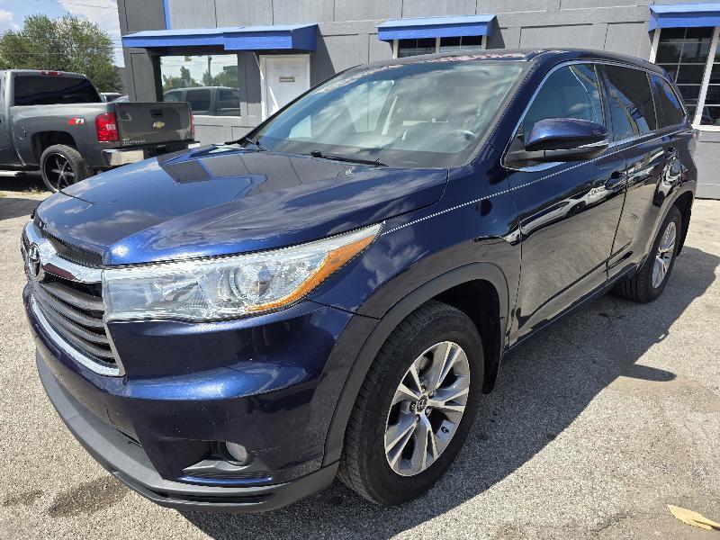 Toyota Highlander LE AWD V6 2016