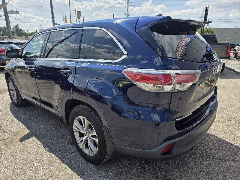Toyota Highlander LE AWD V6 2016