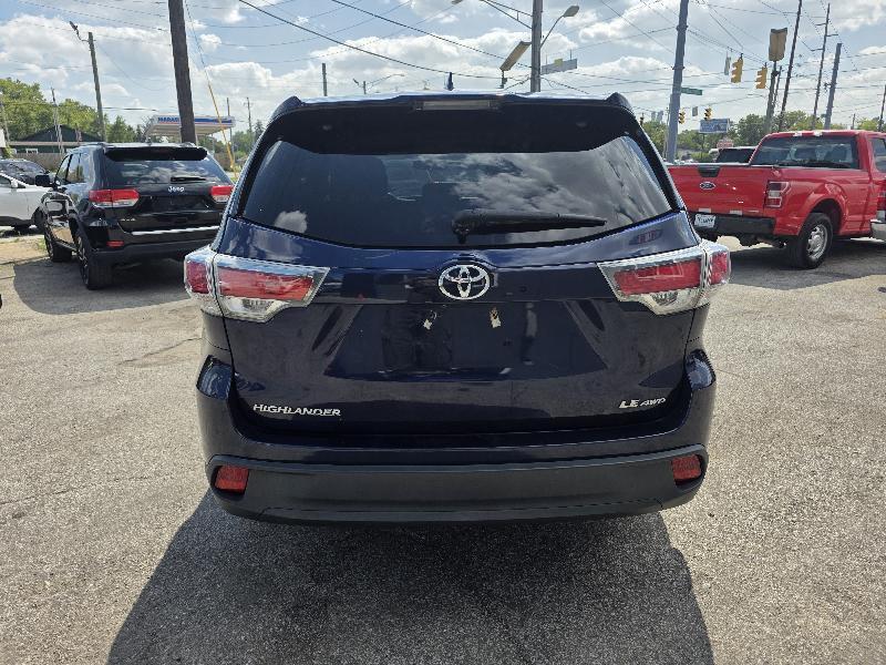 Toyota Highlander LE AWD V6 2016