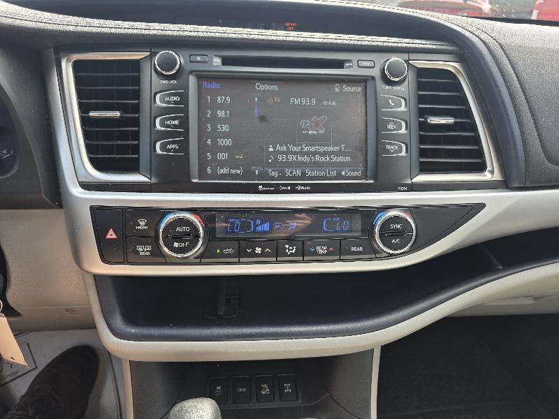 Toyota Highlander LE AWD V6 2016